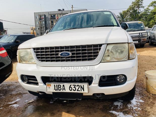 Ford Explorer 2005 White