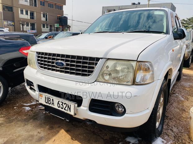 Ford Explorer 2005 White