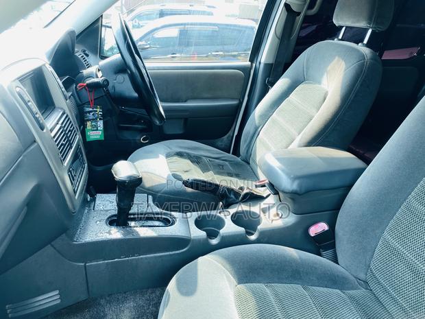Ford Explorer 2005 White