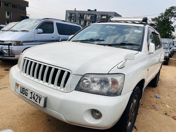 Toyota Kluger 2004