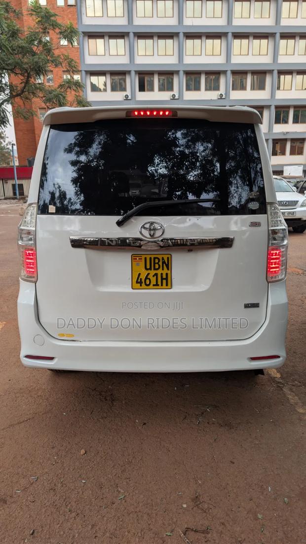 Toyota Noah 2008 White
