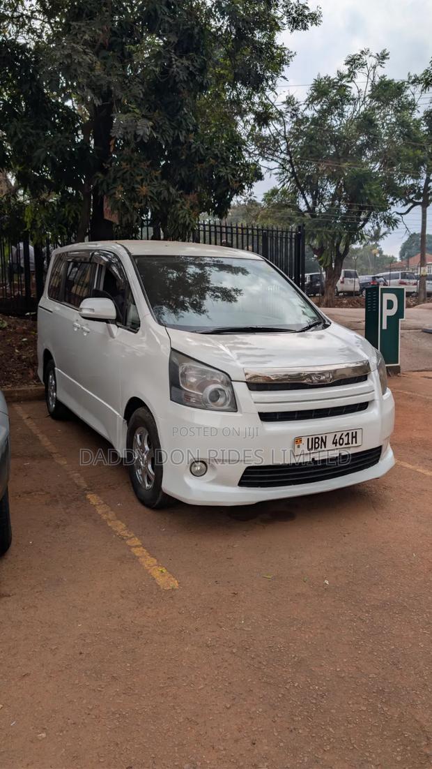 Toyota Noah 2008 White