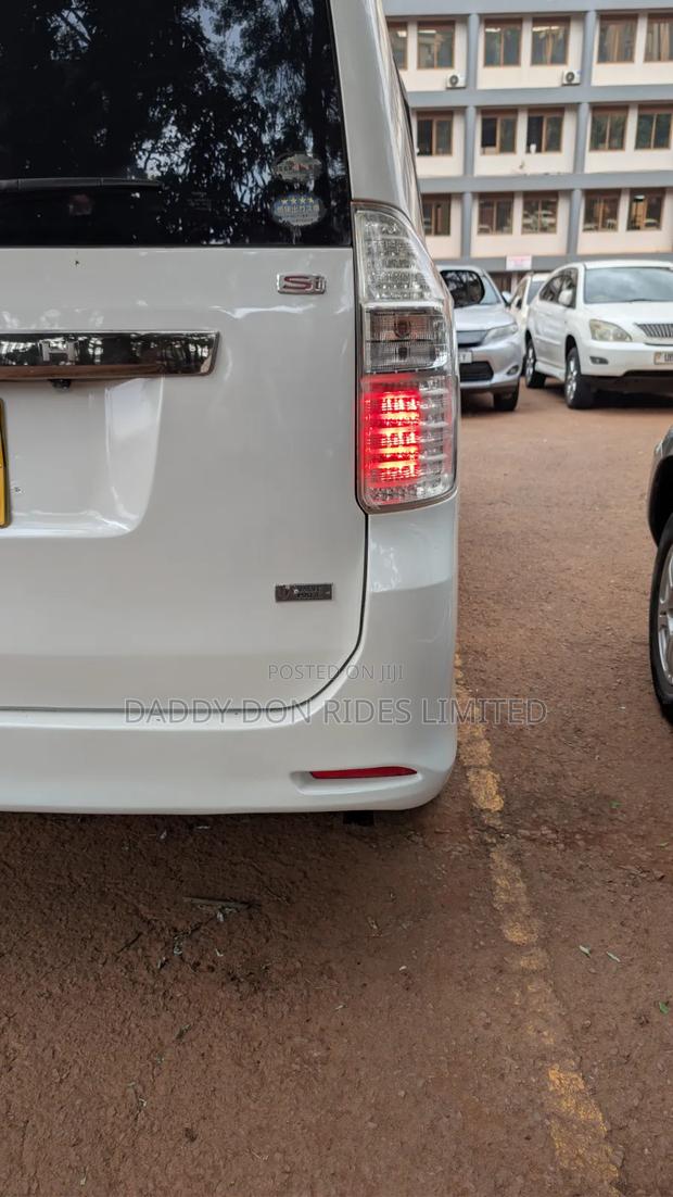 Toyota Noah 2008 White