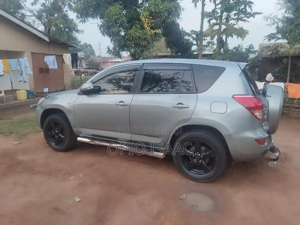 Toyota RAV4 2009