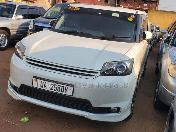 Toyota Corolla Rumion 2010 White
