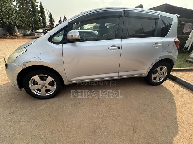 Toyota Ractis 1.5 AWD 2010 Silver