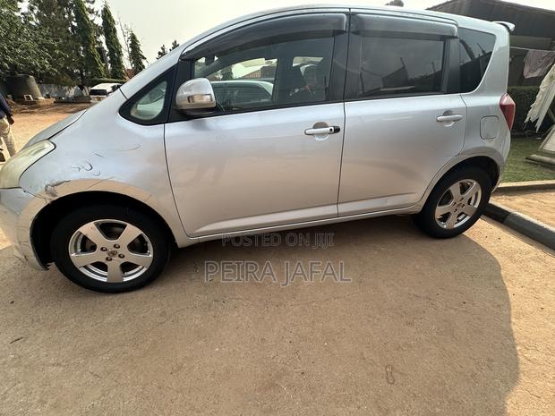 Toyota Ractis 1.5 AWD 2010 Silver