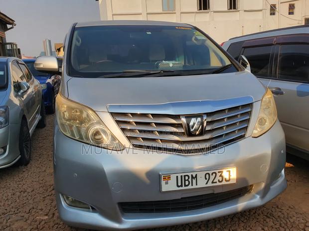 Toyota Alphard 2010 Silver