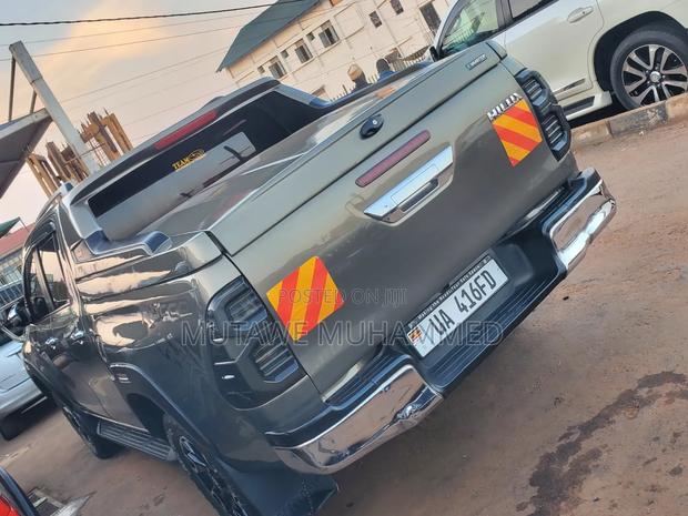 Toyota Hilux 2016 Green