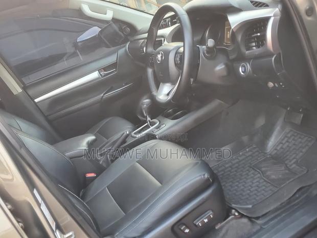 Toyota Hilux 2016 Green