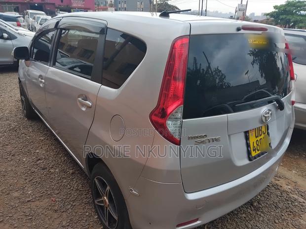 Toyota Passo Sette 2008 Silver