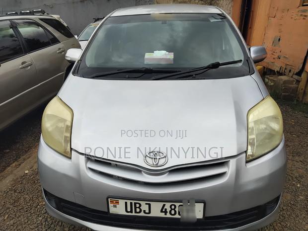 Toyota Passo Sette 2008 Silver