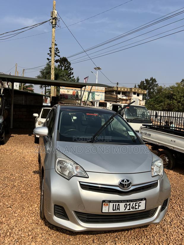 Toyota Ractis 1.5 AWD 2016 Silver