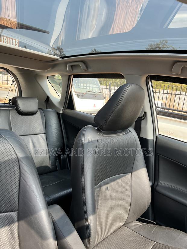 Toyota Ractis 1.5 AWD 2016 Silver