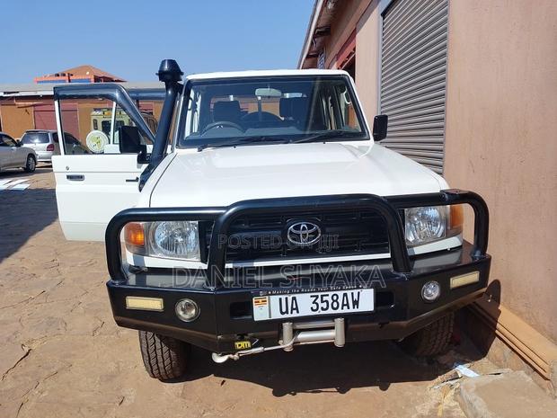 Toyota Land Cruiser 79 Series 2015 White