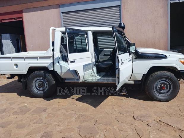 Toyota Land Cruiser 79 Series 2015 White