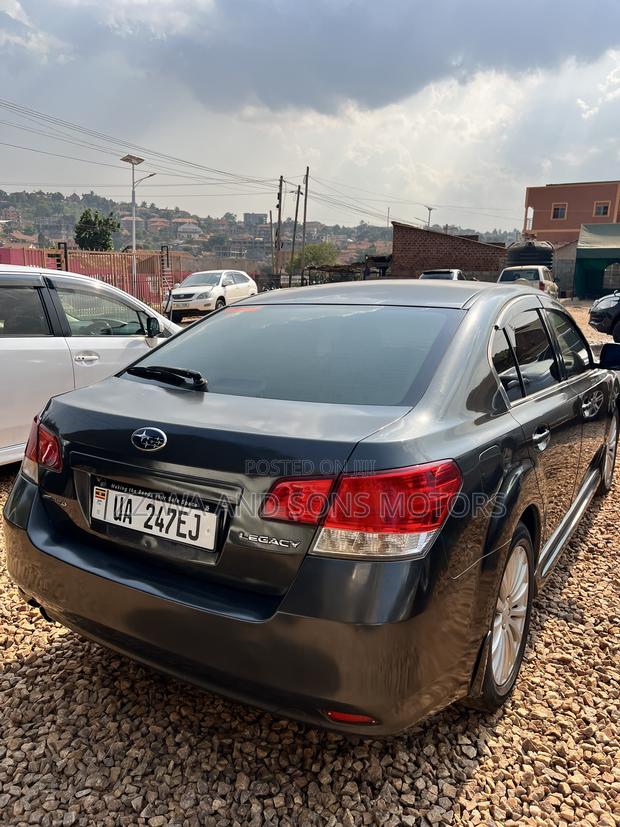 Subaru Legacy 2.5GT Premium 2010 Gray