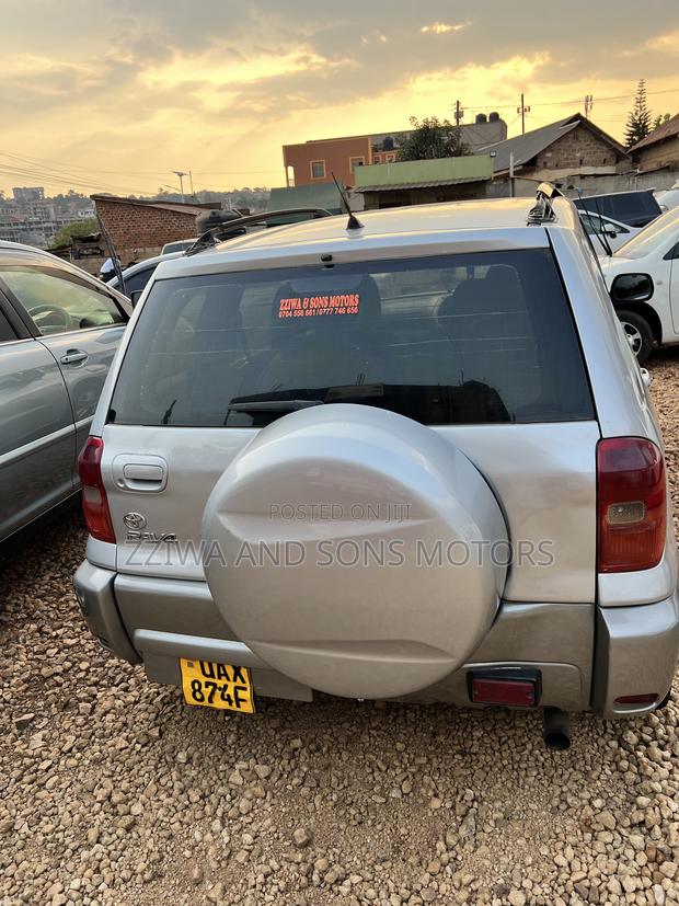 Toyota RAV4 Automatic 2003 Silver
