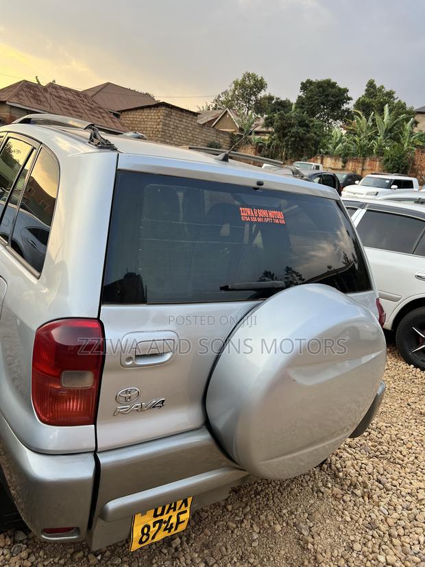 Toyota RAV4 Automatic 2003 Silver