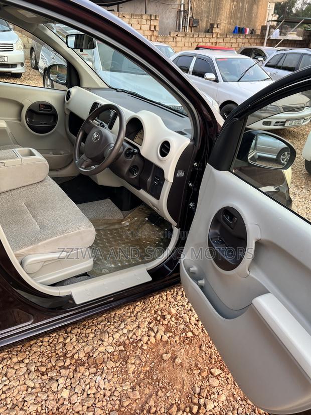 Toyota Passo 1.0 AWD 2014 Maroon
