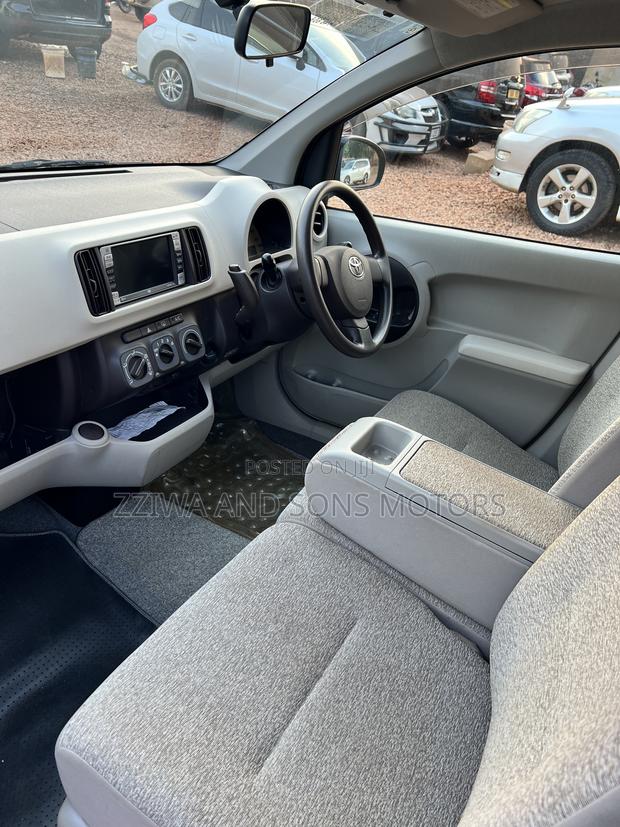 Toyota Passo 1.0 AWD 2014 Maroon
