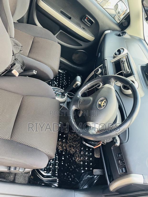 Toyota IST 2003 Silver