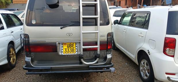 Toyota Grand HiAce 2001 Silver