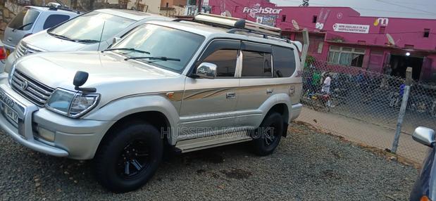 Toyota Land Cruiser Prado 2001 Silver