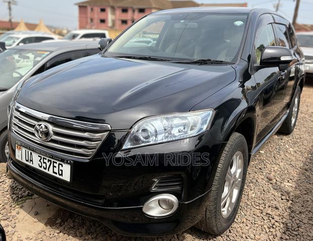 Toyota Vanguard 2011 Black