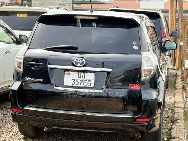 Toyota Vanguard 2011 Black