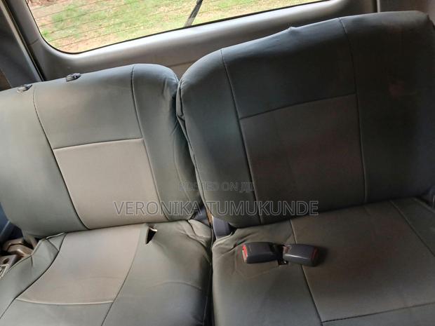 Toyota Noah 2.0 FWD (8 Seater) 2001 Silver