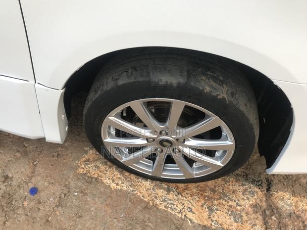 Toyota Noah 2012 White