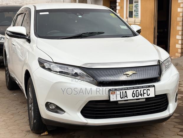 Toyota Harrier 2.0 2015 Black