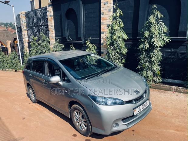 Toyota Wish 2010 Gray