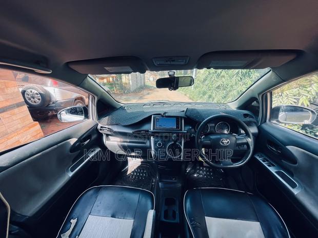 Toyota Wish 2010 Gray