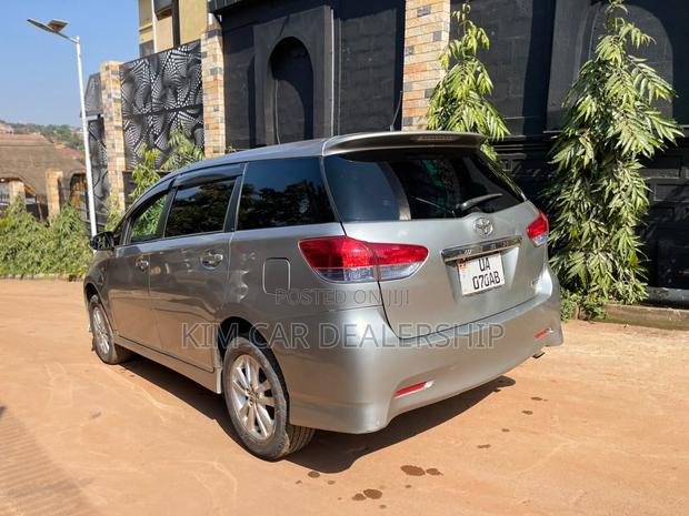 Toyota Wish 2010 Gray