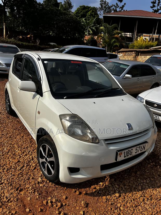 Toyota Passo 1.0 FWD 2010 White