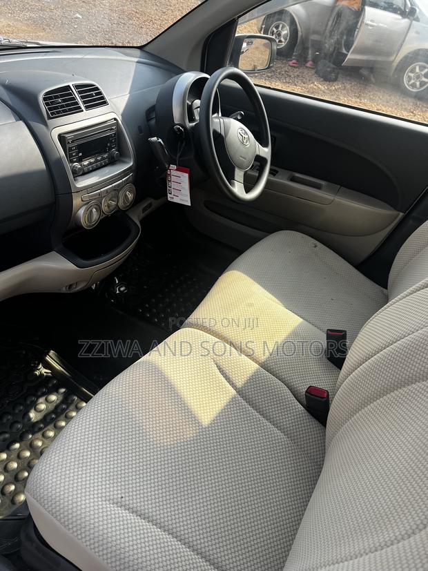 Toyota Passo 1.0 FWD 2010 White