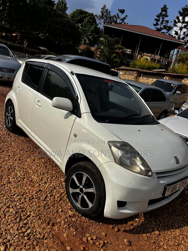 Toyota Passo 1.0 FWD 2010 White