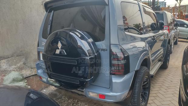 Mitsubishi Pajero 2007 Gray