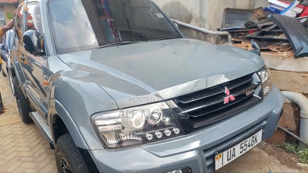 Mitsubishi Pajero 2007 Gray