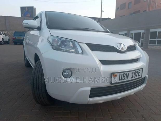 Toyota IST 2009 White