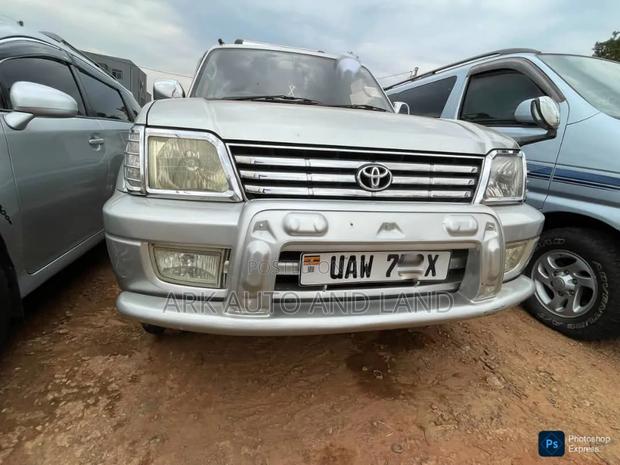 Toyota Land Cruiser Prado 2000 Silver