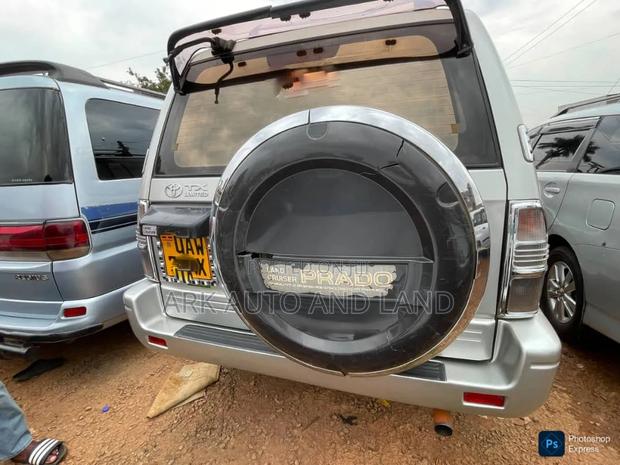 Toyota Land Cruiser Prado 2000 Silver