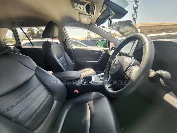 Toyota RAV4 2020 White