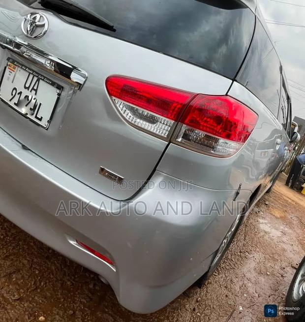Toyota Wish 2009 Silver