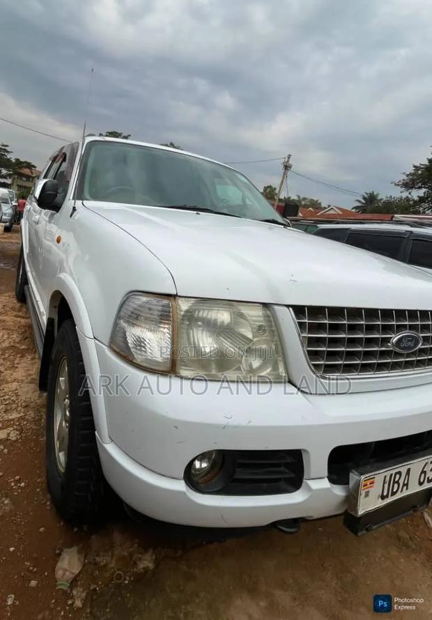 Ford Explorer 2002 White