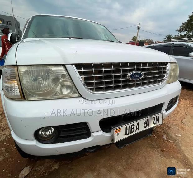 Ford Explorer 2002 White