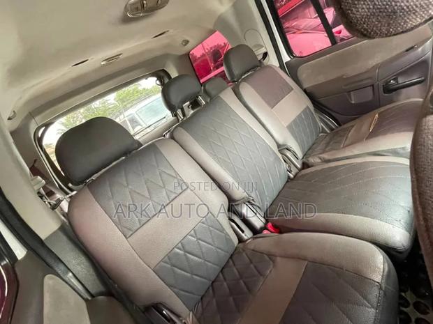 Ford Explorer 2002 White