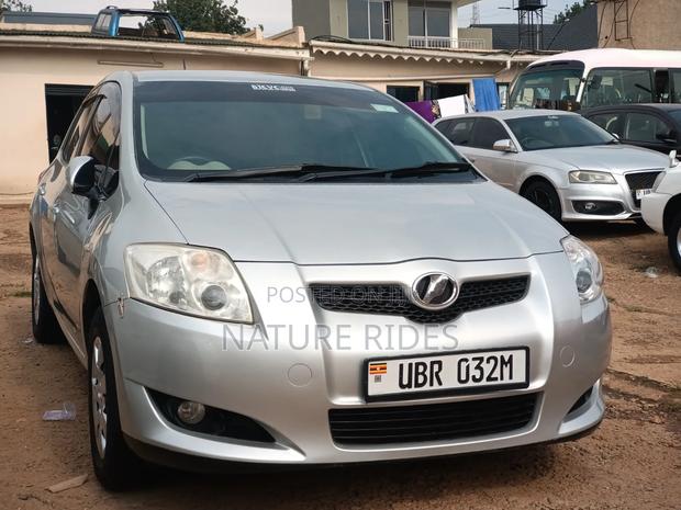 Toyota Auris 2009 Silver